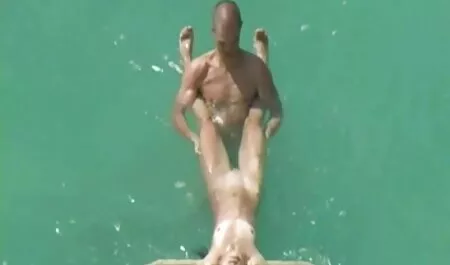 เป็นหลานสาวชาวรัสเซียที่ดูแลของคุณยายของเธอ,ไปเยี่ยมและฝังเขาใหม่สนใจ วีดีโอ โป้ น้อง แน ท