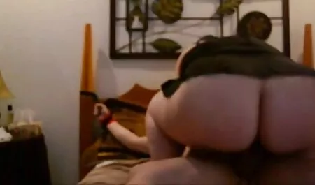 Busty masseuse masturbates ลูกค้ากับเท้าของเธอและขี่น่าเสียดายหน้าอกพวกไอ้จ้อน วีดีโอ เอ็ ก เกาหลี