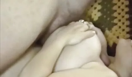 น้องสาวตกลงที่จะพยายามเลสเบี้ยนสองคนดู ดู วีดีโอ โป้ ออนไลน์